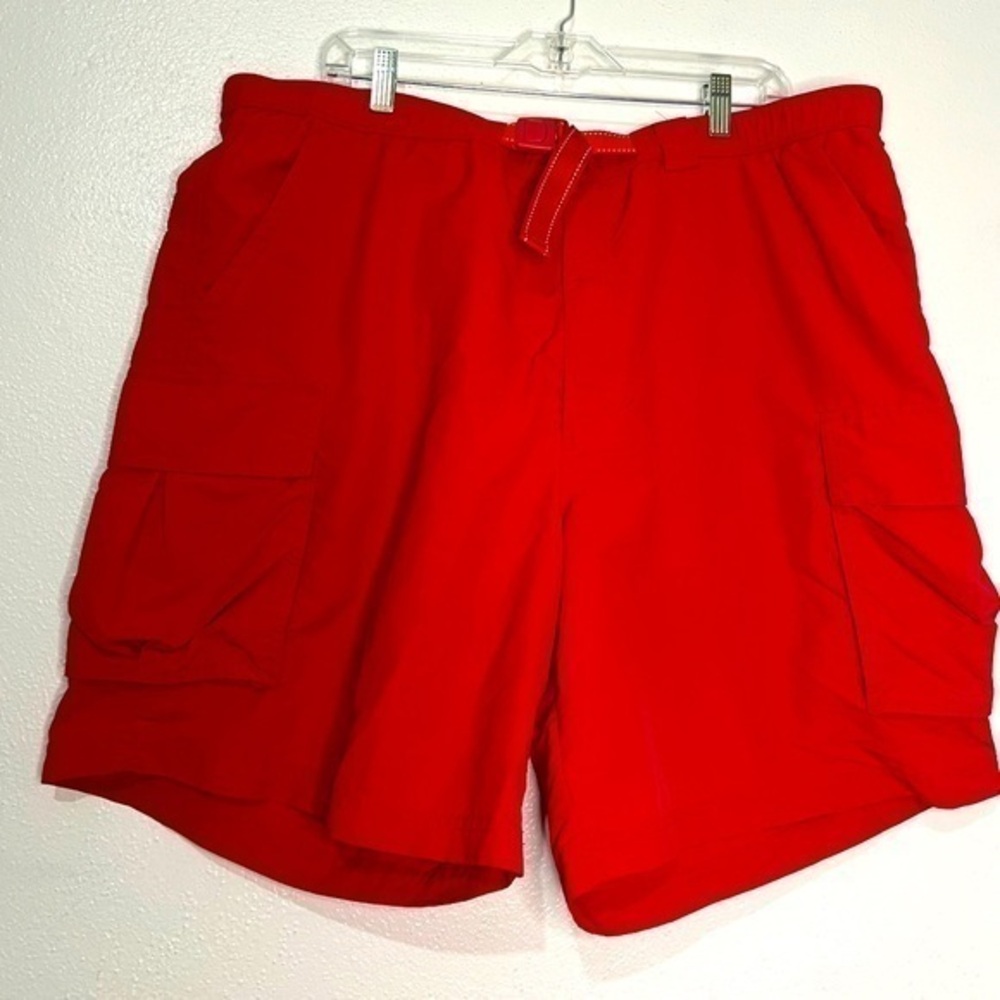 Lands’ End red nylon cargo shorts. Sz XL (40-42). Preowned. EUC.